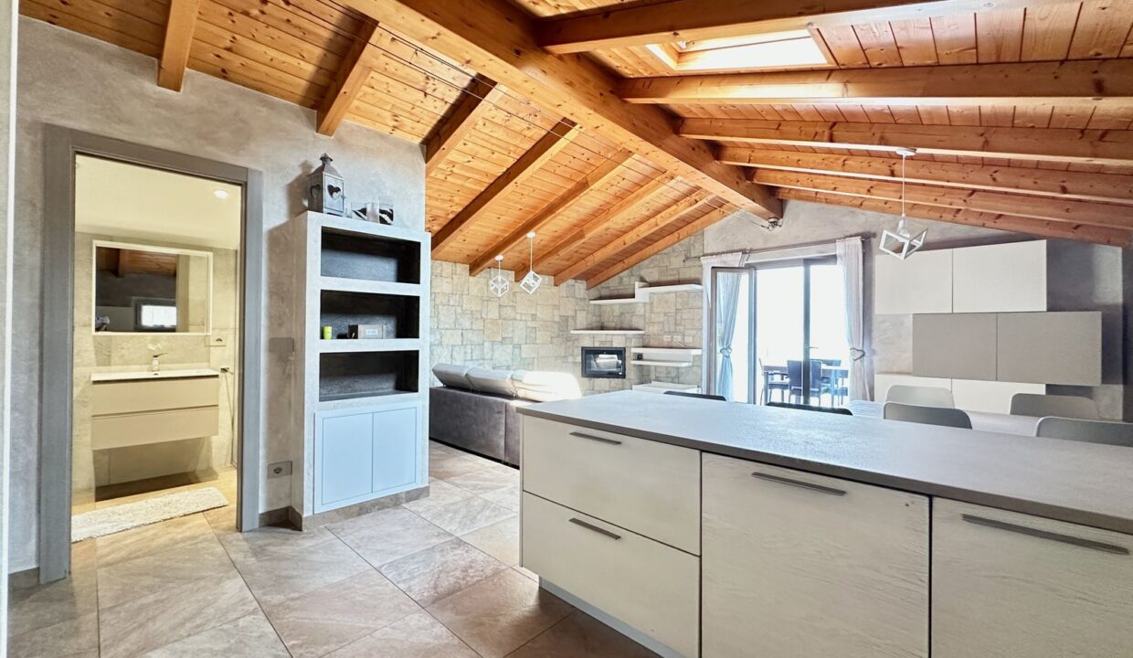 Apartment Musso with Terraces Garage and Lake View