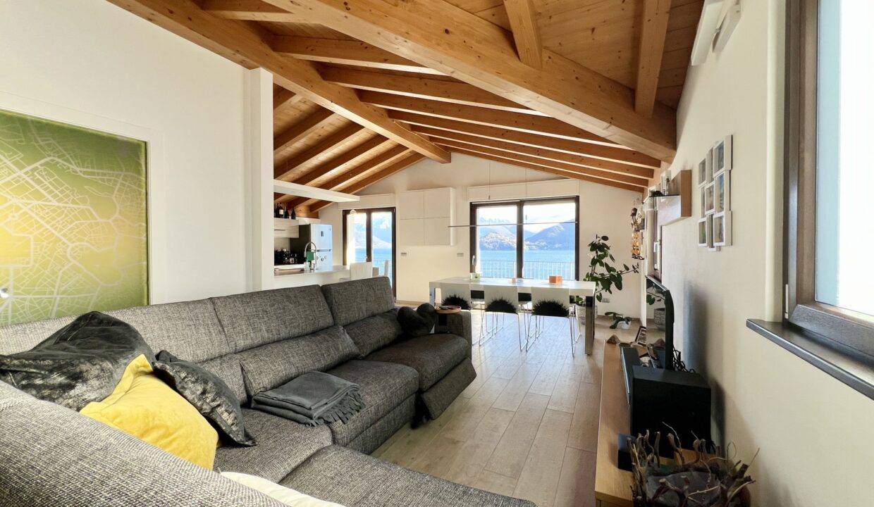 Lago Como Pianello Lario Apartment - living room