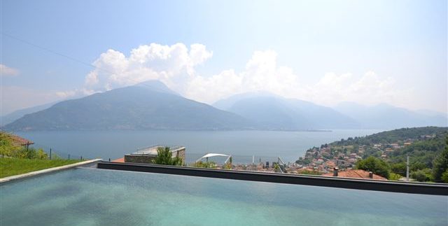 Pianello del Lario Apartment with lake view balcony - swimming pool and view