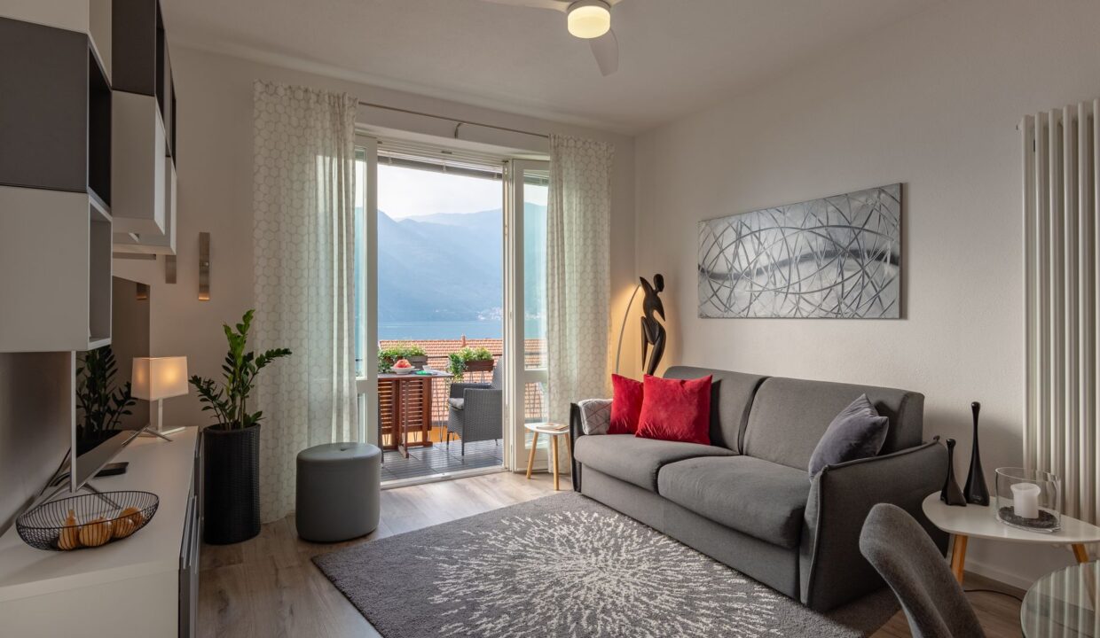 Lake Como Tremezzina Apartment with Balcony