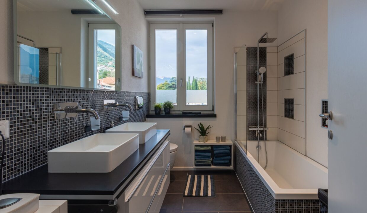 Lake Como Tremezzina Apartment with Balcony