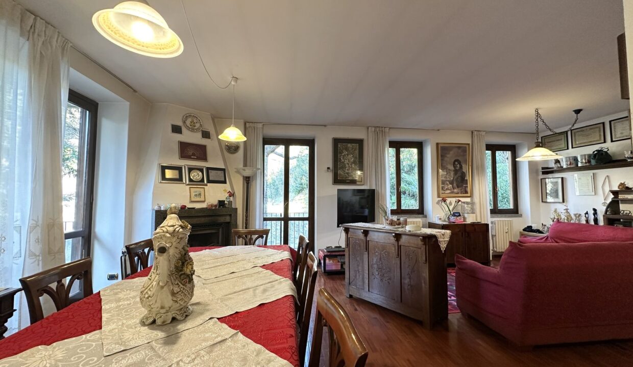Apartment Varenna with Garden and 2 Garages