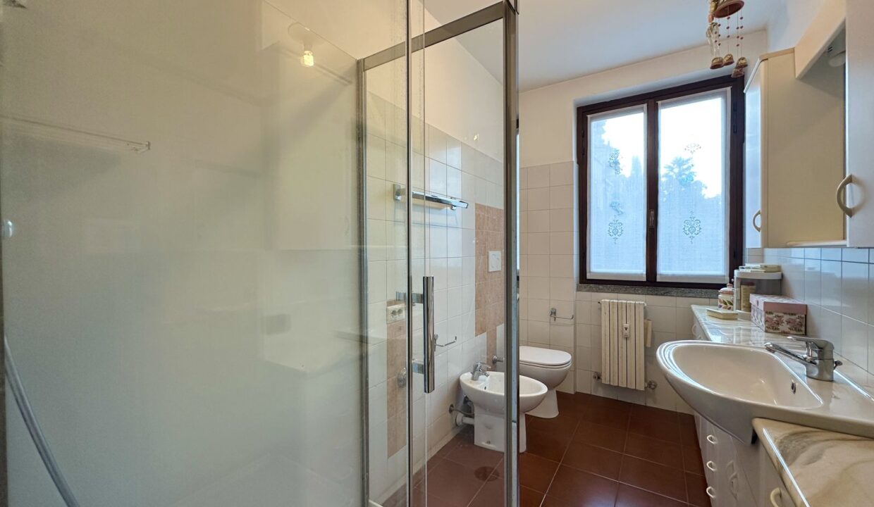 Apartment Varenna with Garden and 2 Garages