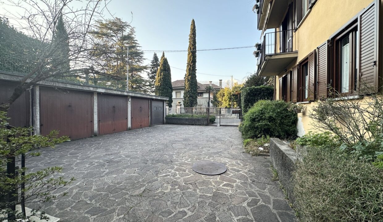 Apartment Varenna with Garden and 2 Garages