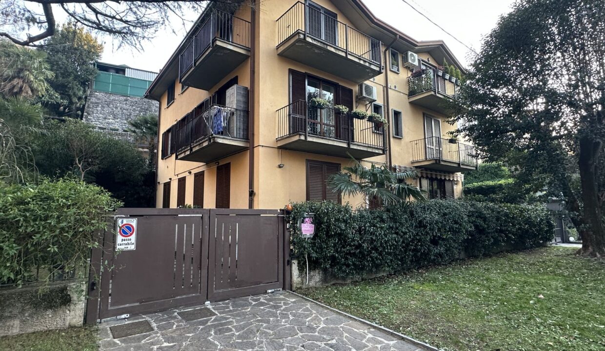 Apartment Varenna with Garden and 2 Garages