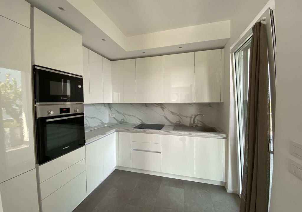Lake Como Vercana Luxury Apartment with Terrace - kitchen