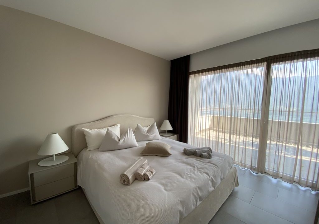 Lake Como Vercana Luxury Apartment with Terrace - bedroom