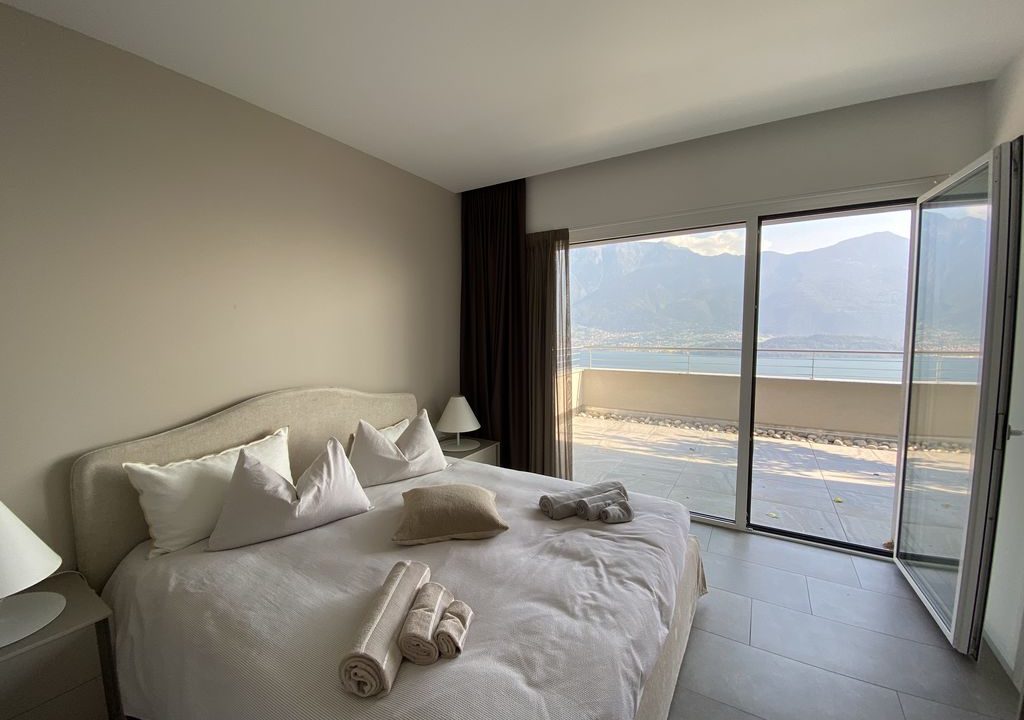 Lake Como Vercana Luxury Apartment with Terrace - bedroom