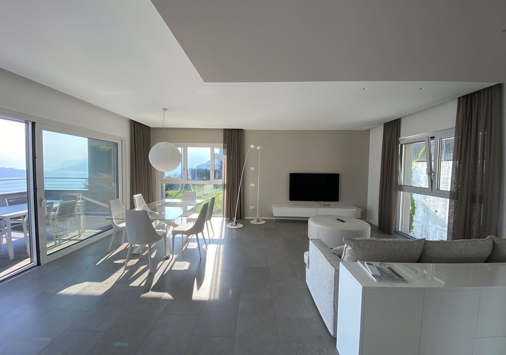Lake Como Vercana Luxury Apartment with Terrace - living