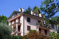 Oliveto Lario Apartment lake views