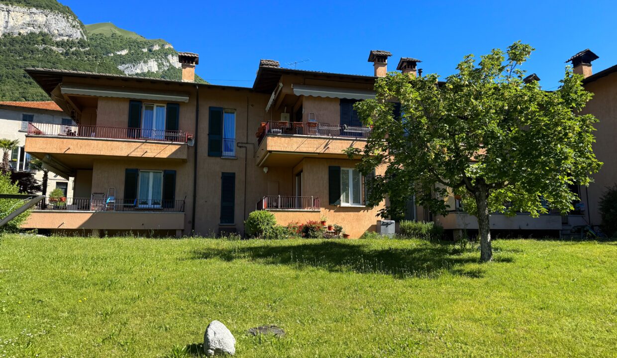 Appartamento a Mezzegra con Giardino e Vista Lago 17