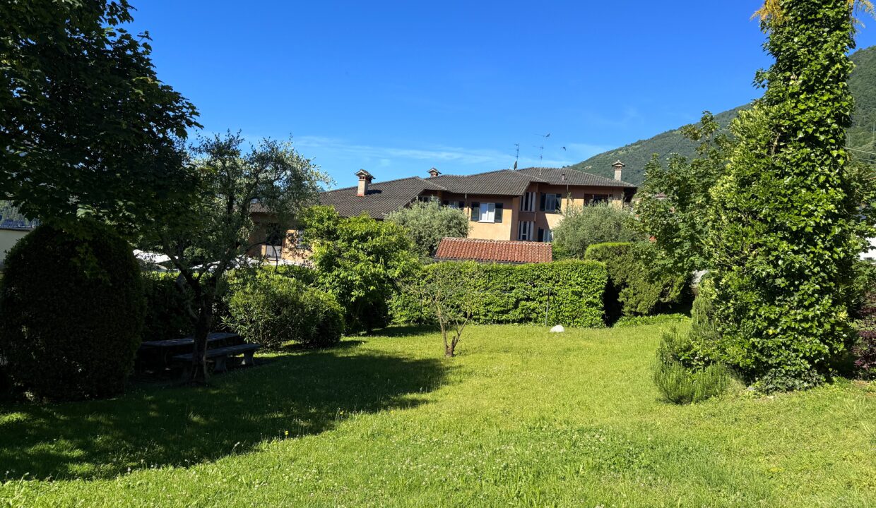 Appartamento a Mezzegra con Giardino e Vista Lago 19
