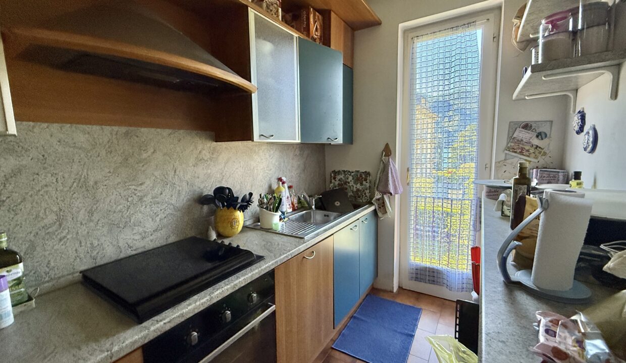 Appartamento a Mezzegra con Giardino e Vista Lago 26