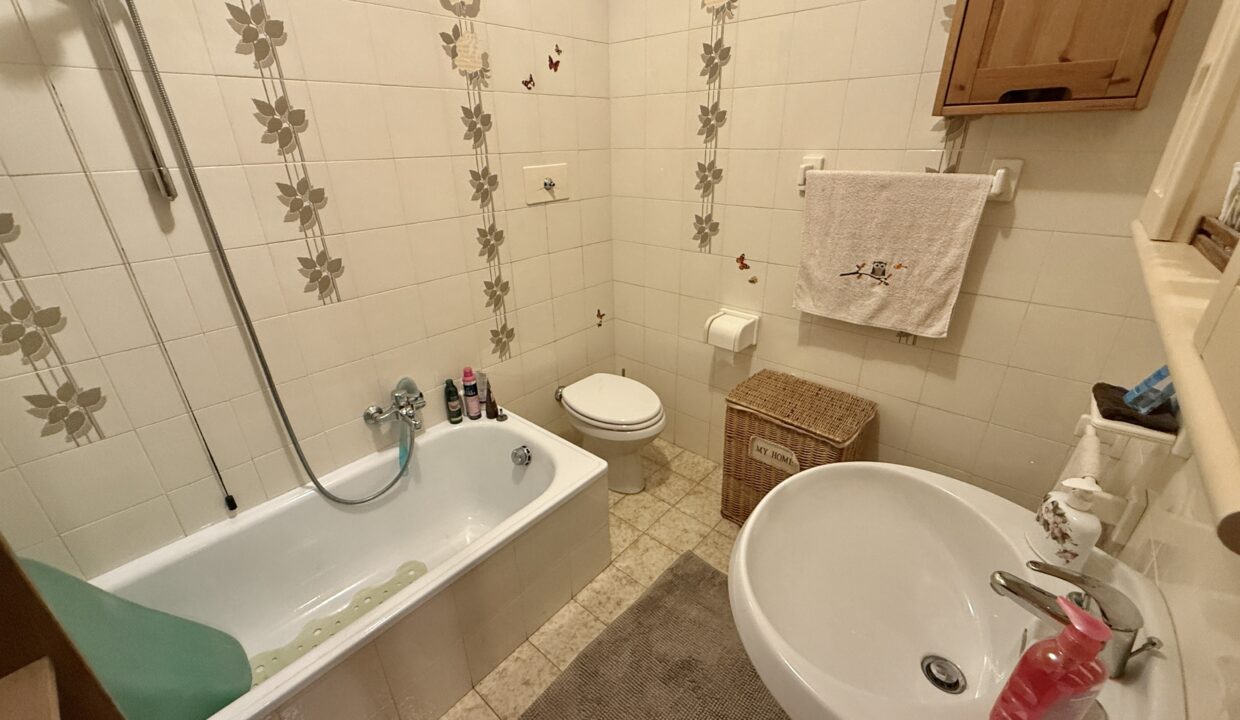 Appartamento a Mezzegra con Giardino e Vista Lago 29