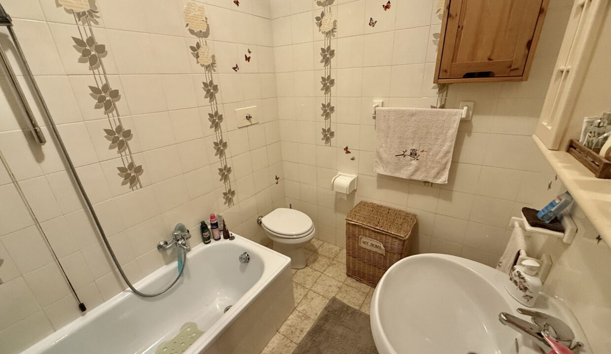 Appartamento a Mezzegra con Giardino e Vista Lago 30