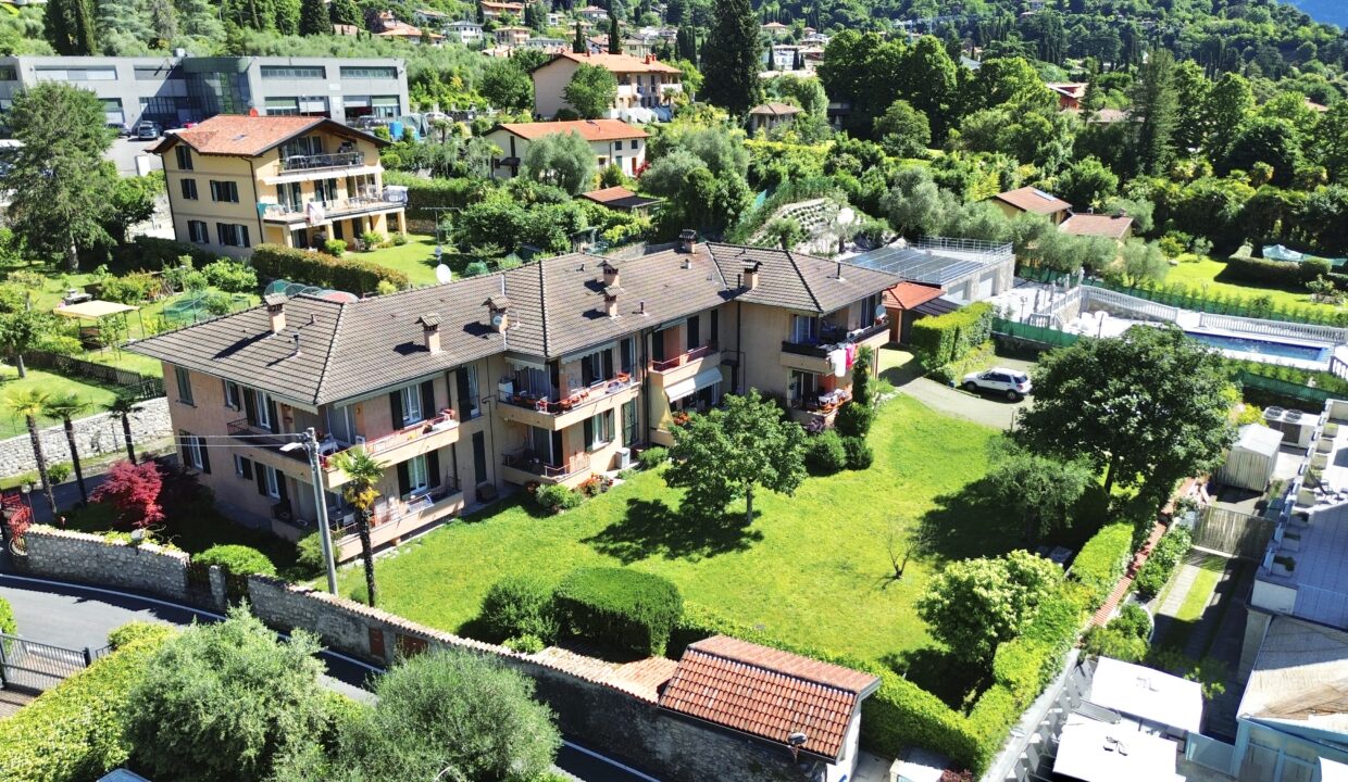 Appartamento a Mezzegra con Giardino e Vista Lago