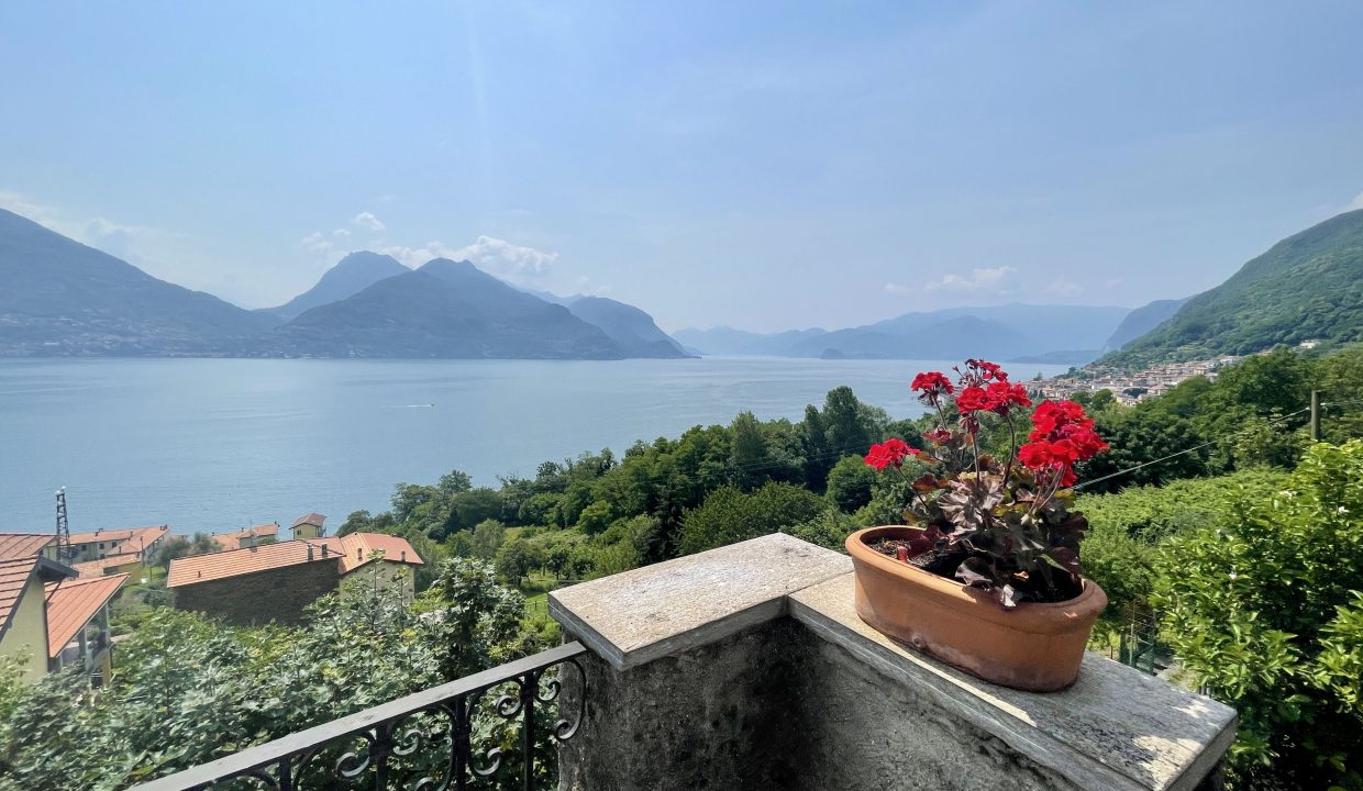Lake Como San Siro Apartment in Period Villa with Lake View - lake view