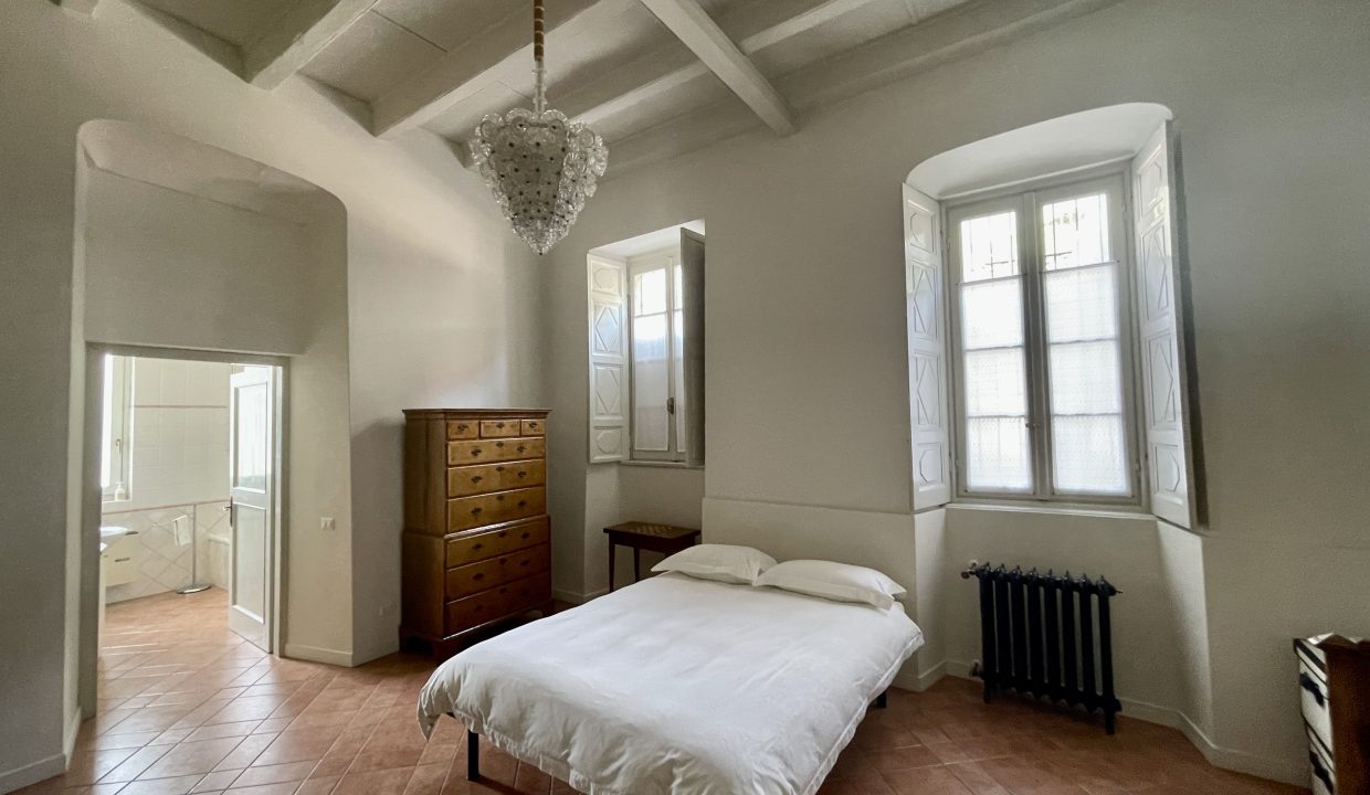 Lake Como San Siro Apartment in Period Villa with Lake View - bedroom