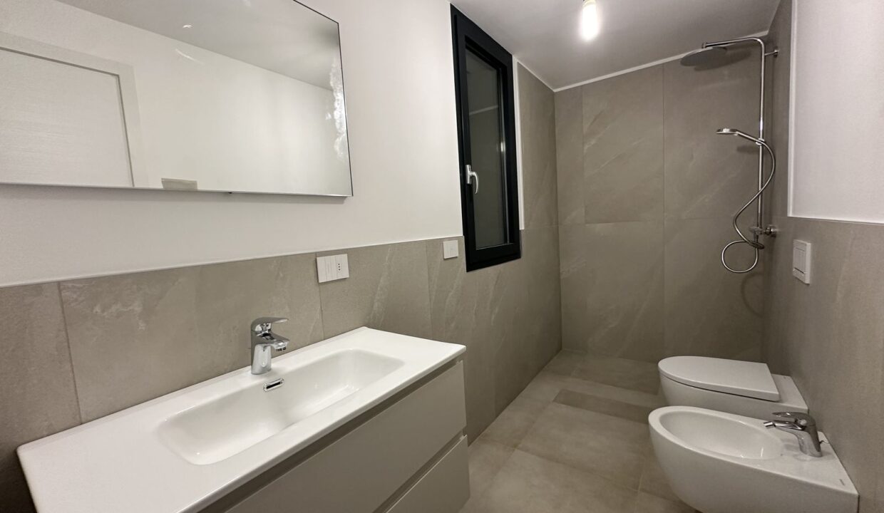 Luxury Class A Apartment with Private Garden and Lake View – Lake Como
