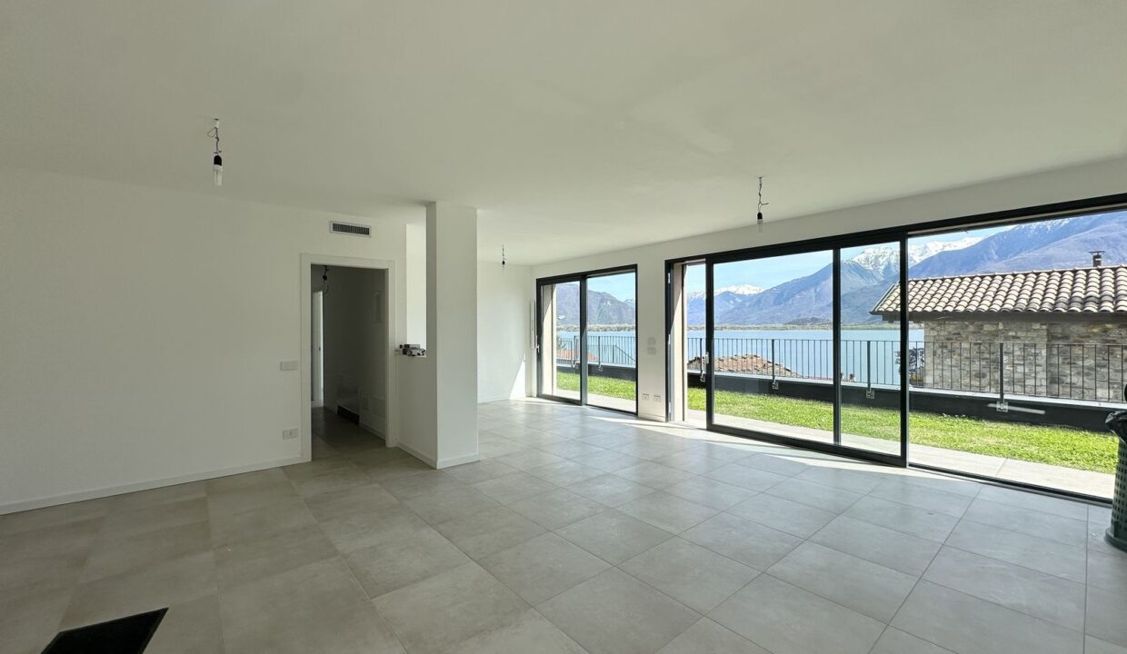 Luxury Class A Apartment with Private Garden and Lake View – Lake Como