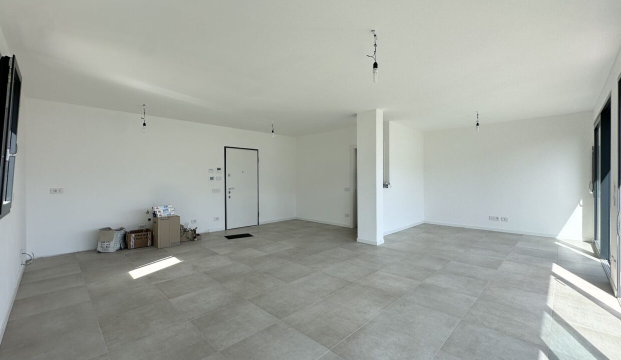 Luxury Class A Apartment with Private Garden and Lake View – Lake Como