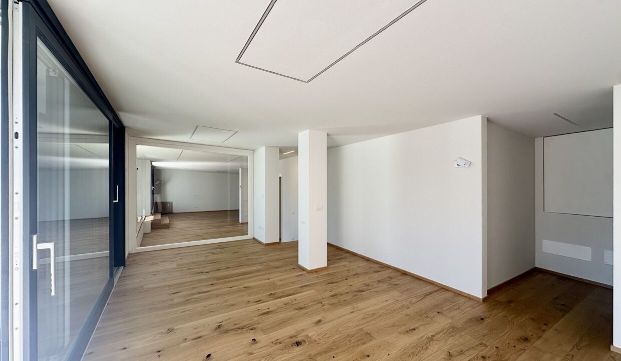 Lake Como Modern Apartment Residence with Pool