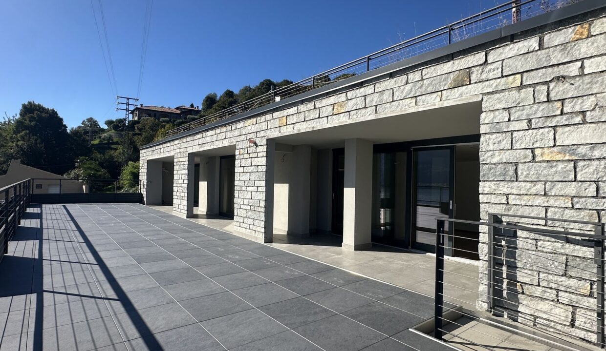 Lake Como Modern Apartment Residence with Pool