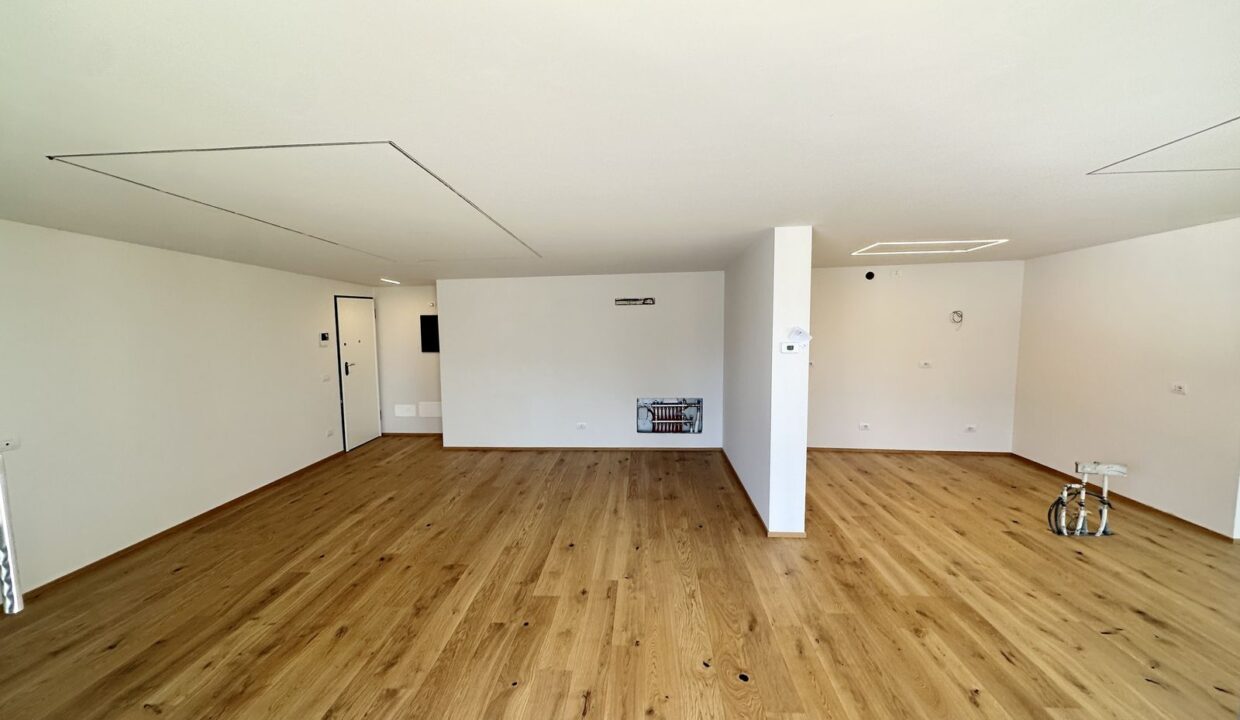 Lake Como Modern Apartment Residence with Pool