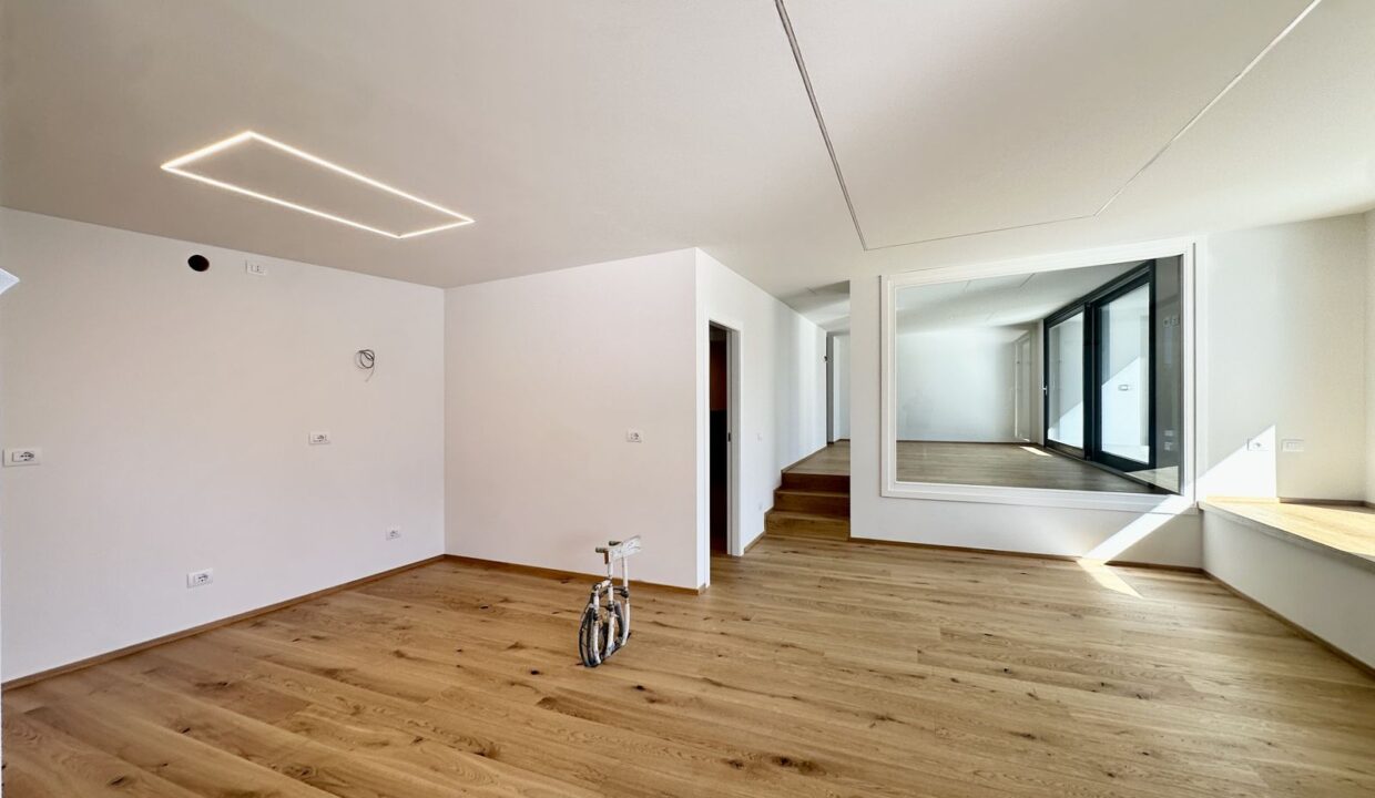 Lake Como Modern Apartment Residence with Pool