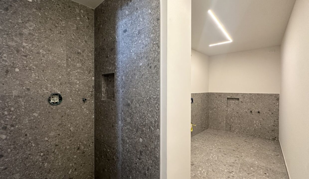 Lake Como Modern Apartment Residence with Pool