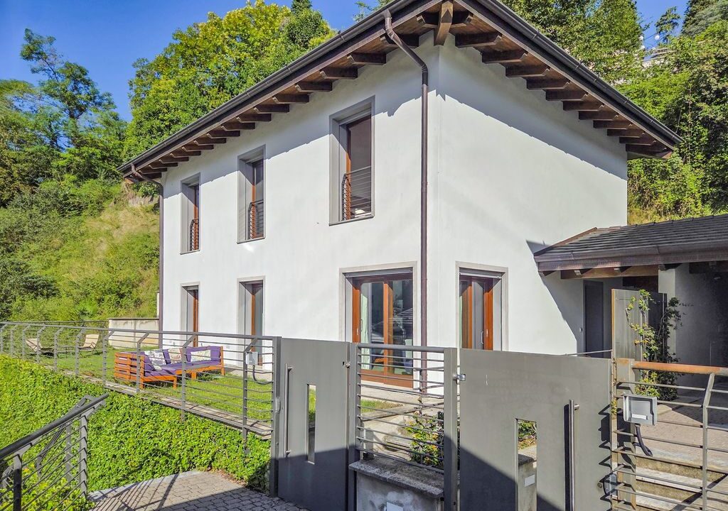 Argegno Villa con Piscina e Vista Lago7