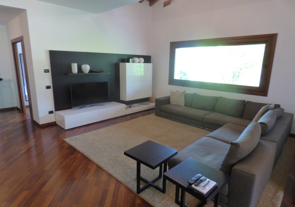 Lake Como - Living room
