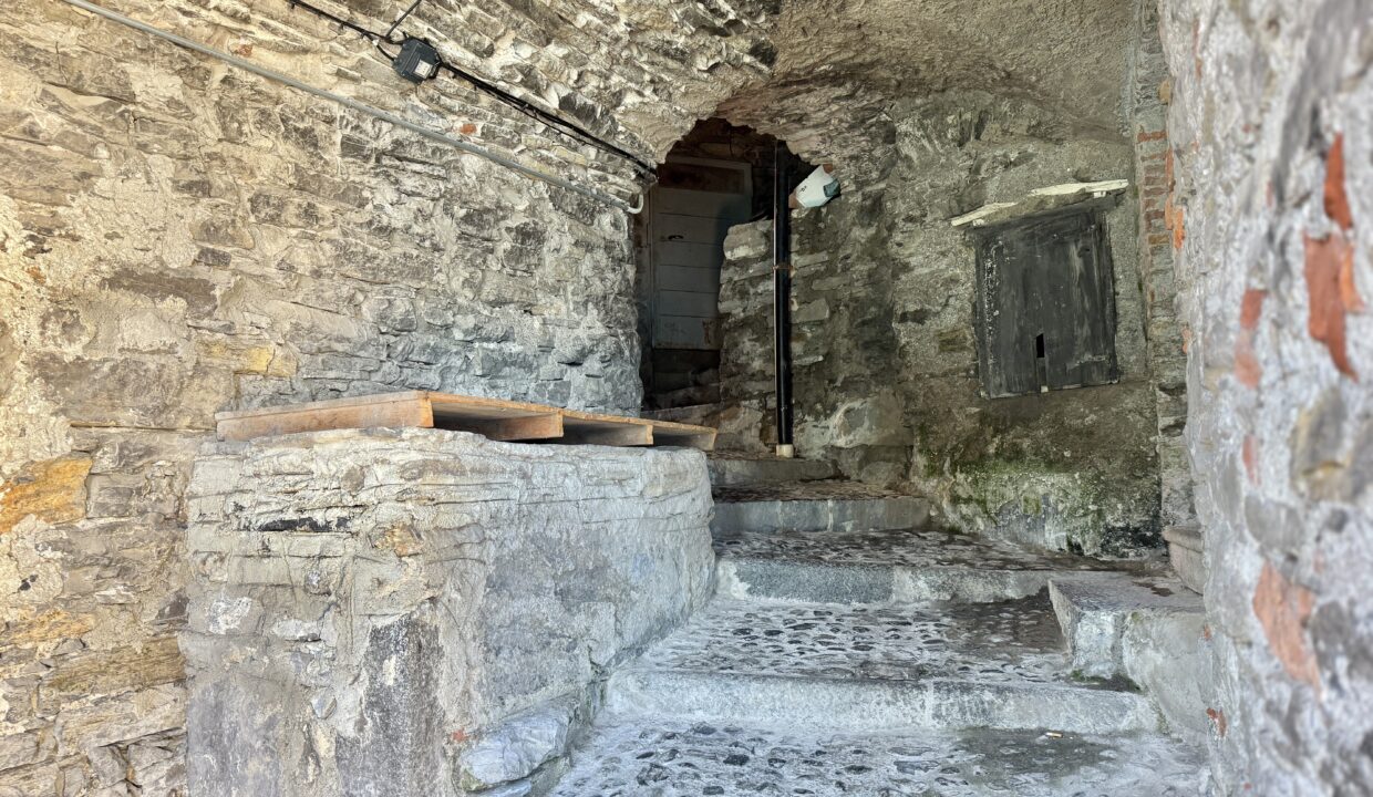 Brienno Porzione di Casa con scorcio Lago 10