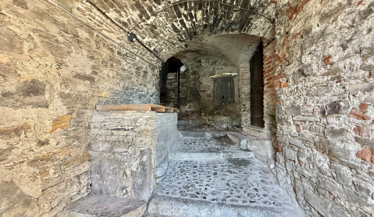 Brienno Porzione di Casa con scorcio Lago 12