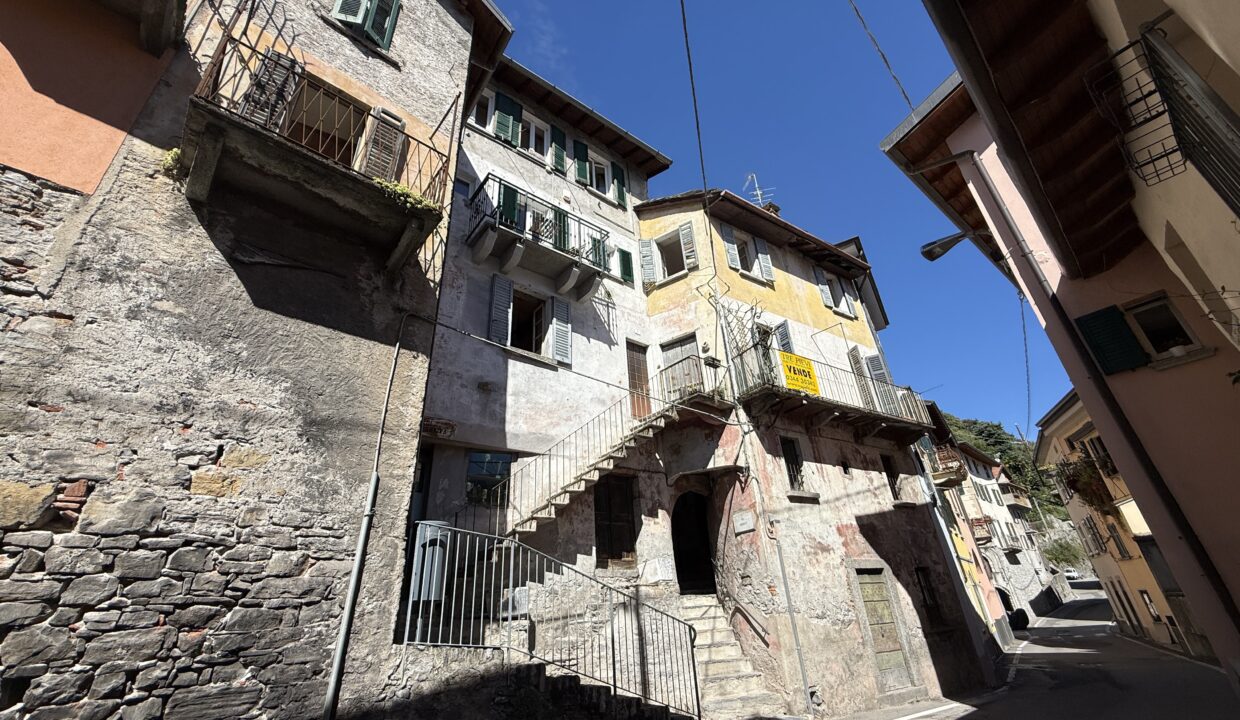 Brienno Porzione di Casa con scorcio Lago 8