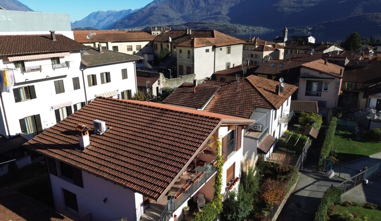 Detached House Gravedona ed Uniti with Garden