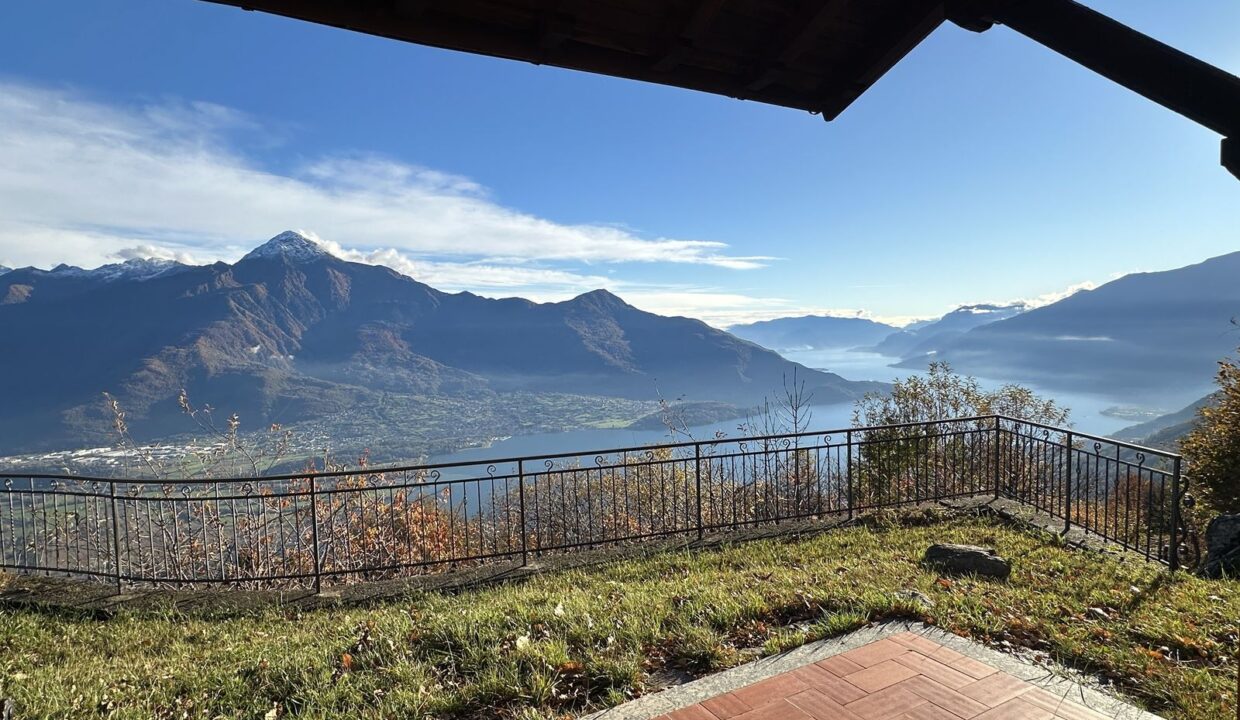 Detached House Gera Lario with Lake View