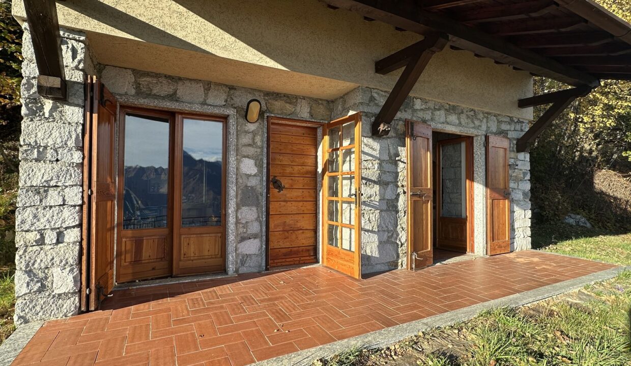 Detached House Gera Lario with Lake View