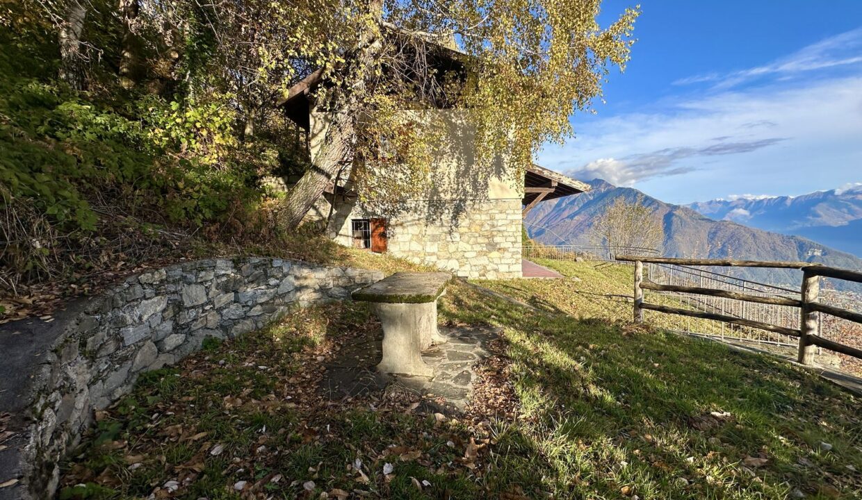 Detached House Gera Lario with Lake View
