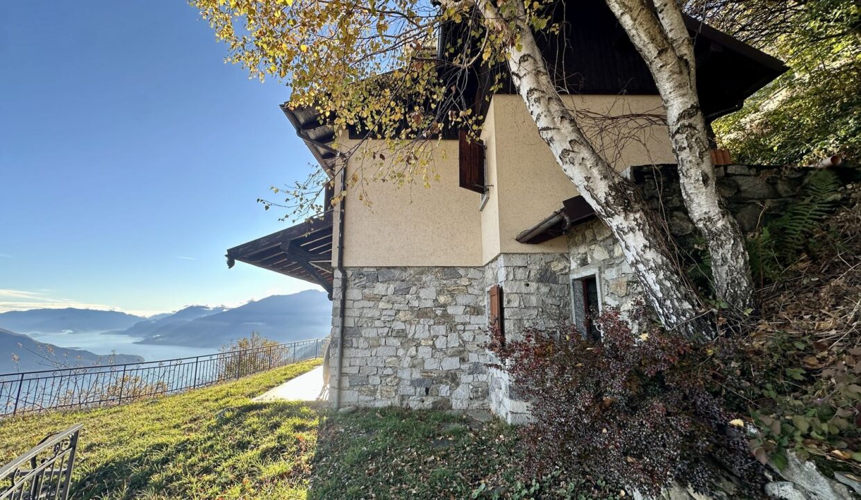 Detached House Gera Lario with Lake View