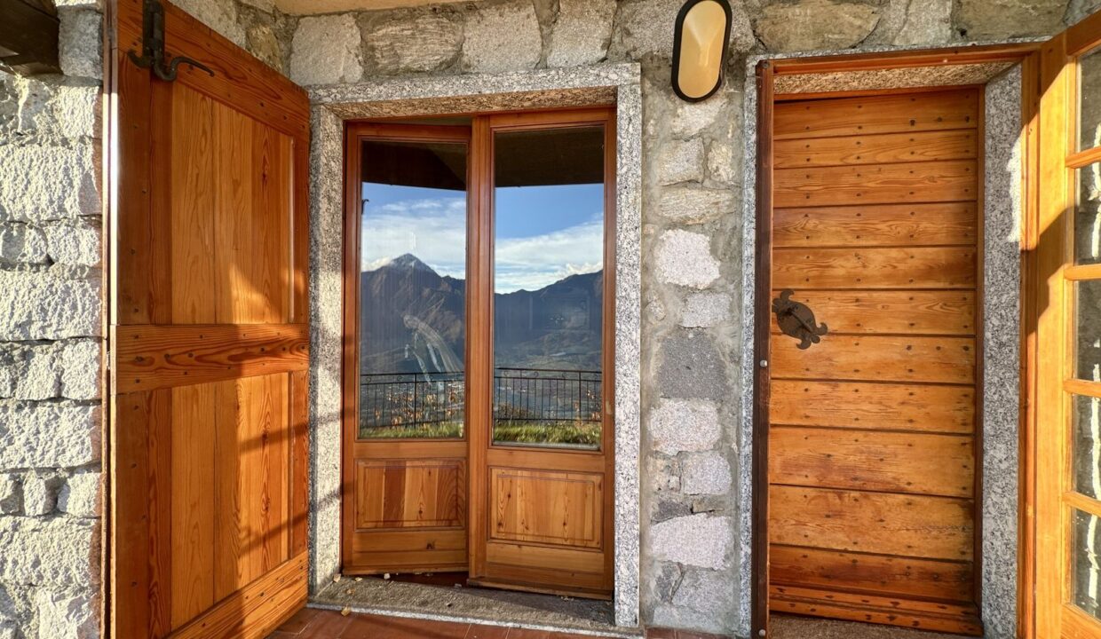 Detached House Gera Lario with Lake View