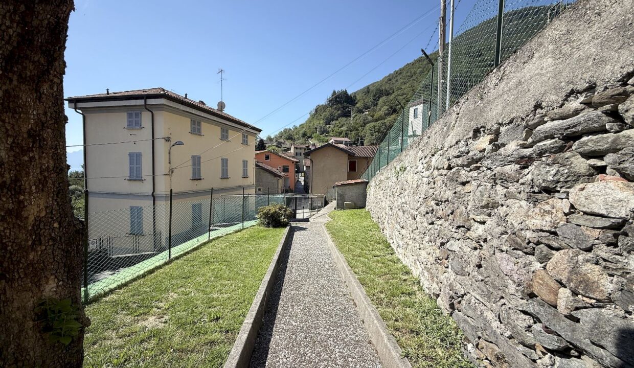 Lake Como San Siro House with Garden