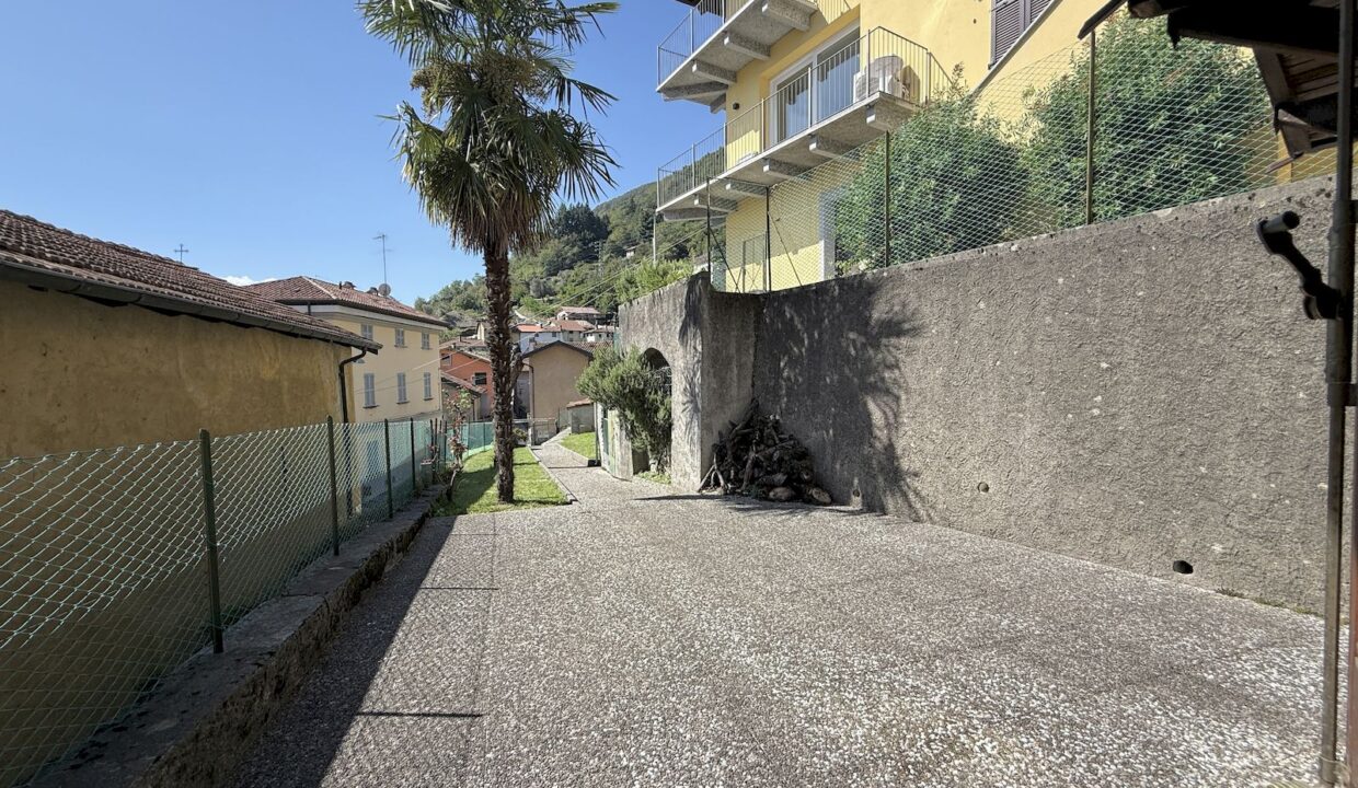 Lake Como San Siro House with Garden