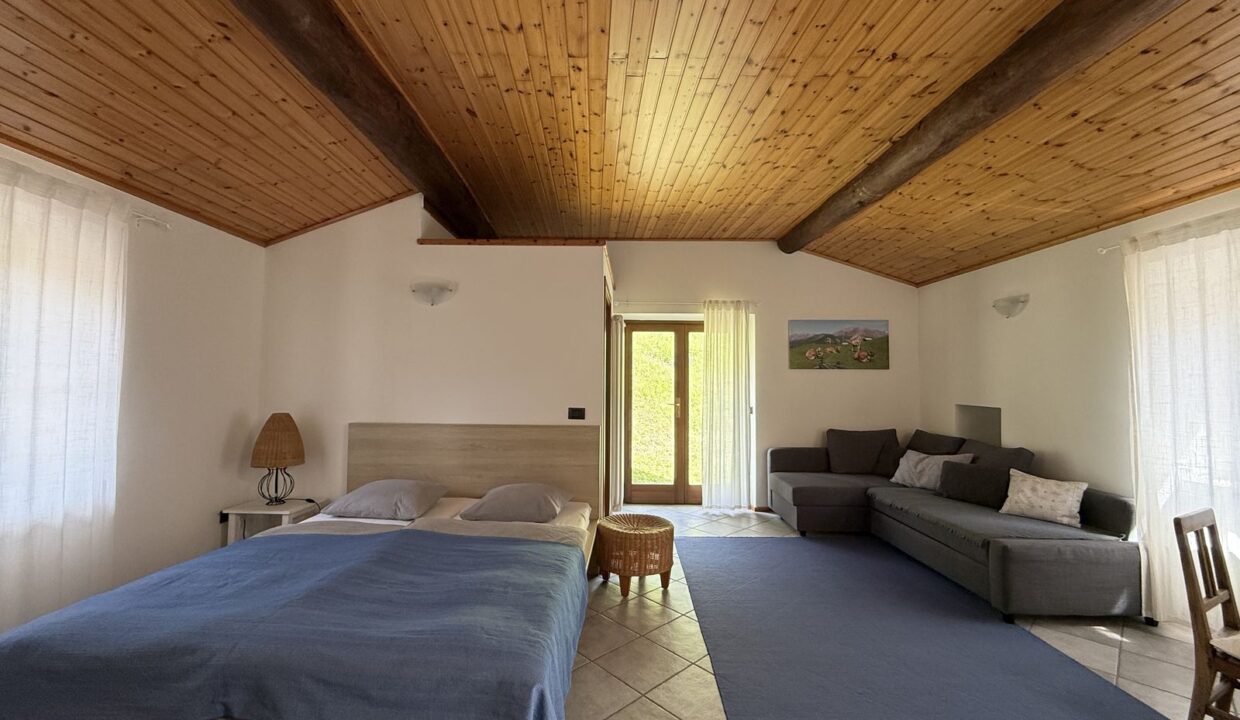 Restored House Vercana with Lake View