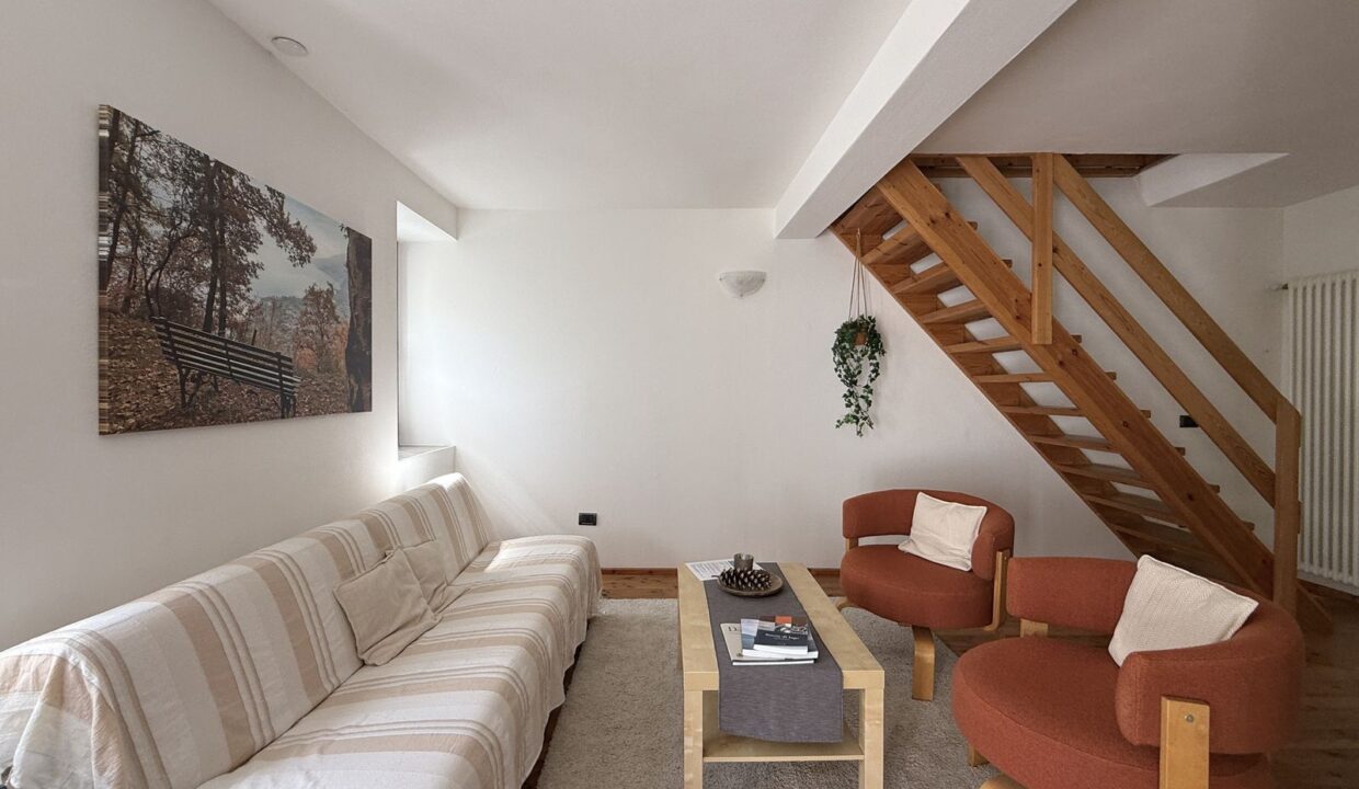 Restored House Vercana with Lake View