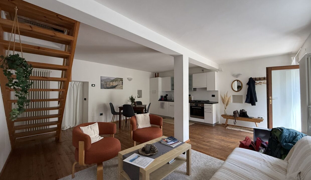 Restored House Vercana with Lake View