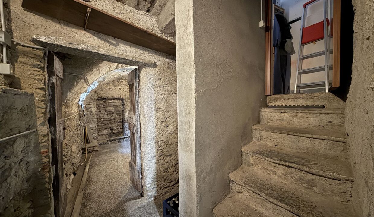 Restored House Vercana with Lake View