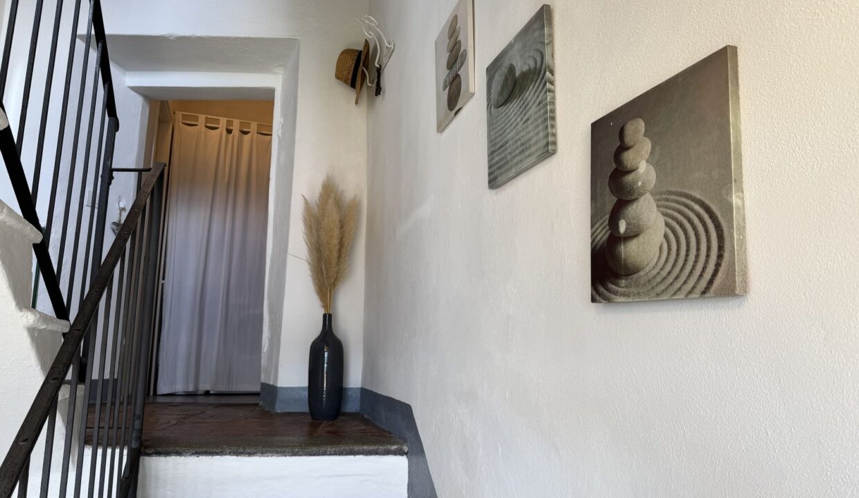 Restored House Vercana with Lake View