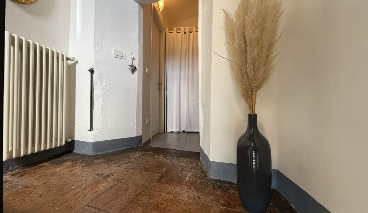 Restored House Vercana with Lake View