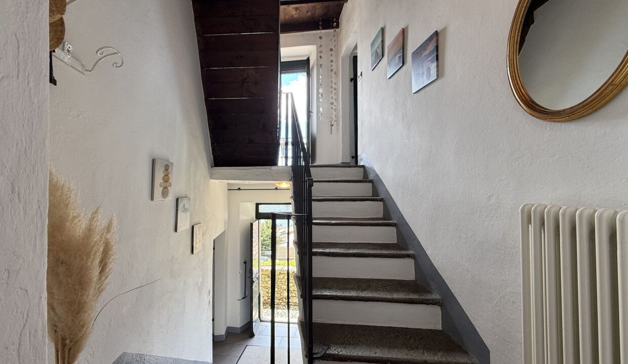Restored House Vercana with Lake View